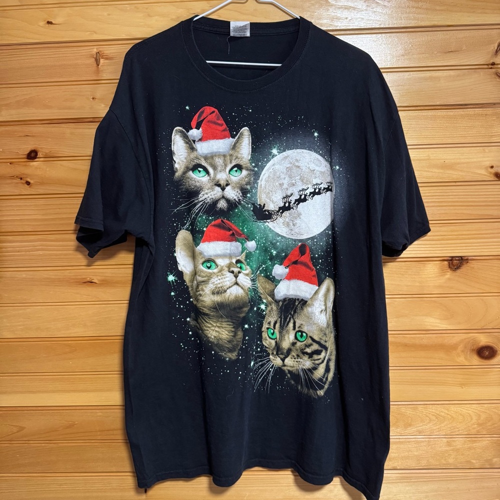 Fruit of the Loom Christmas Cats in Santa Hats Black Tee XL